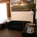 Granada 3*