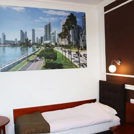Granada Hotell