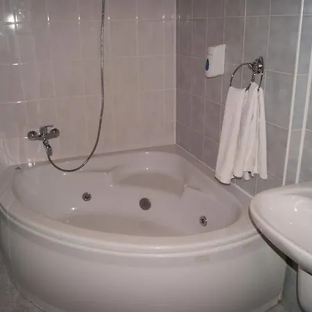 Granada 3*
